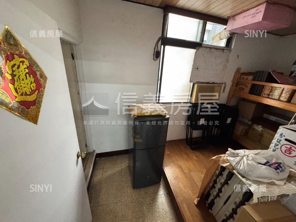 專任廣達街約１２米路透店房屋室內格局與周邊環境