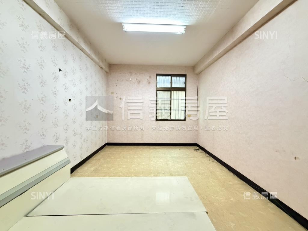 近綠園道無夾層活巷透天房屋室內格局與周邊環境