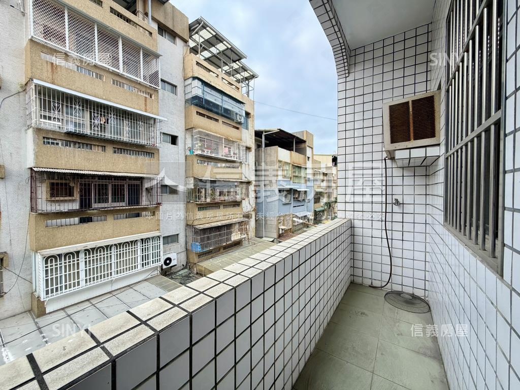 近綠園道無夾層活巷透天房屋室內格局與周邊環境