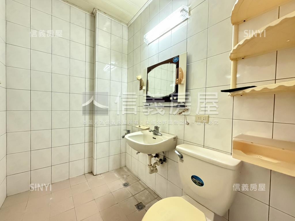 近綠園道無夾層活巷透天房屋室內格局與周邊環境