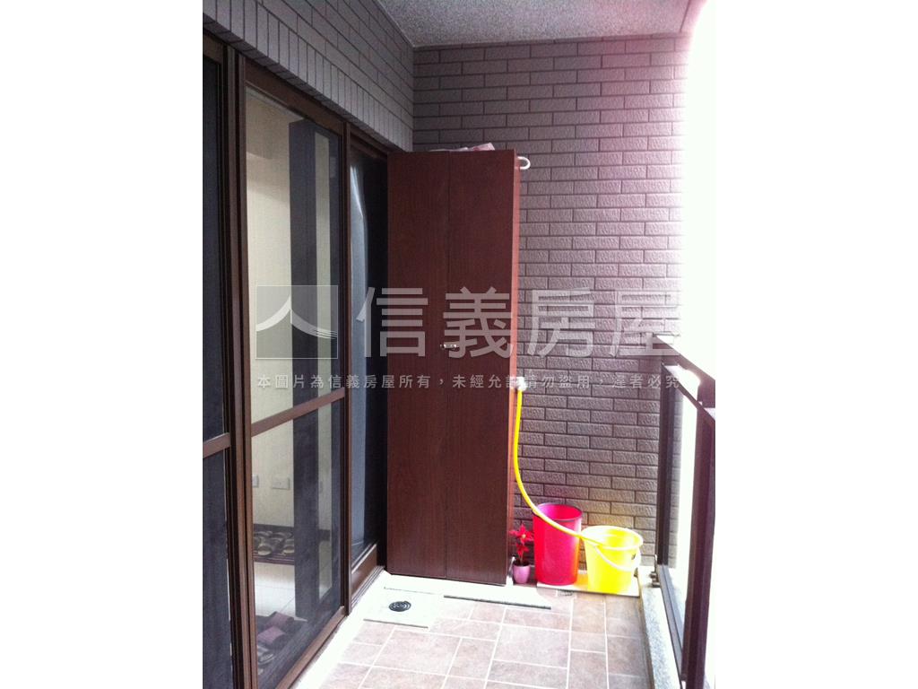 專任南屯三房雙衛浴開窗房屋室內格局與周邊環境