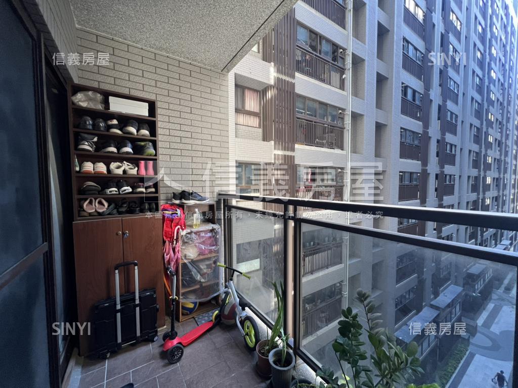 南屯三房平車雙衛浴開窗房屋室內格局與周邊環境