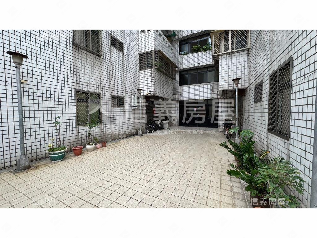 電梯３房平車臨梅川步道房屋室內格局與周邊環境