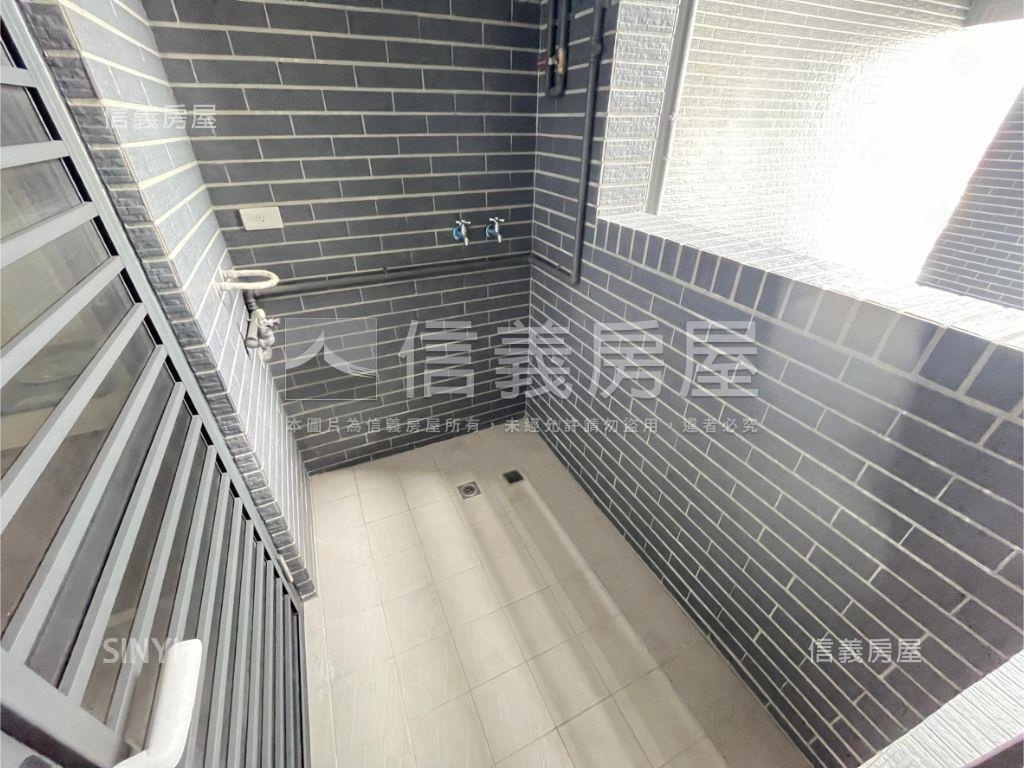 昂峰聚羨岱●高樓三房平車房屋室內格局與周邊環境