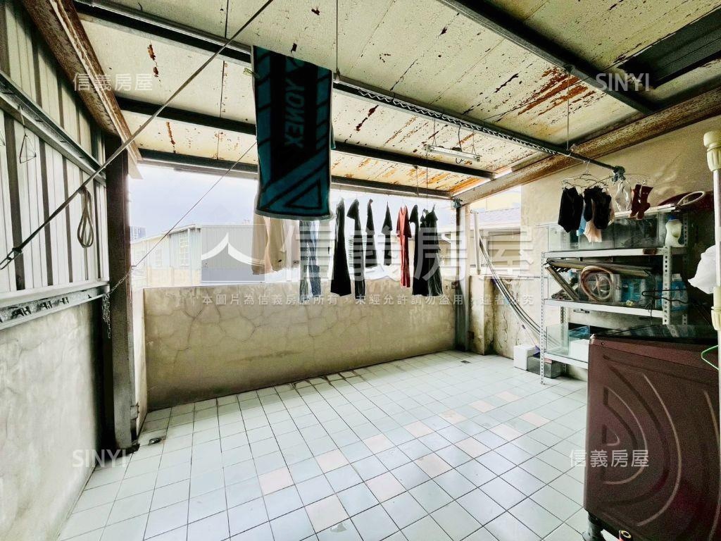 近新光國中四房透天房屋室內格局與周邊環境