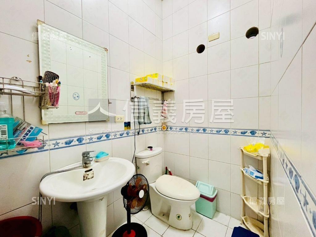 近新光國中四房透天房屋室內格局與周邊環境