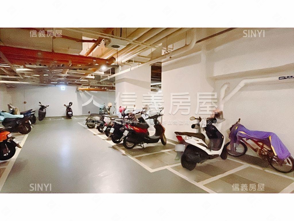 專任超強世紀雙星三房平車房屋室內格局與周邊環境