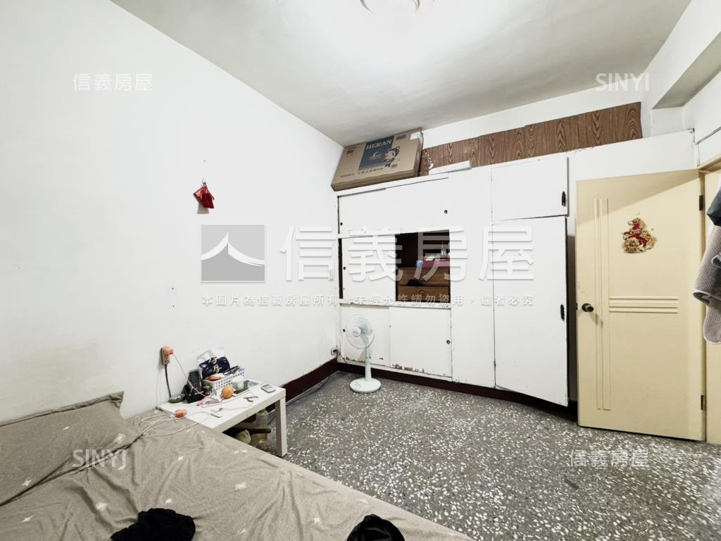 江子翠稀有公寓三樓房屋室內格局與周邊環境