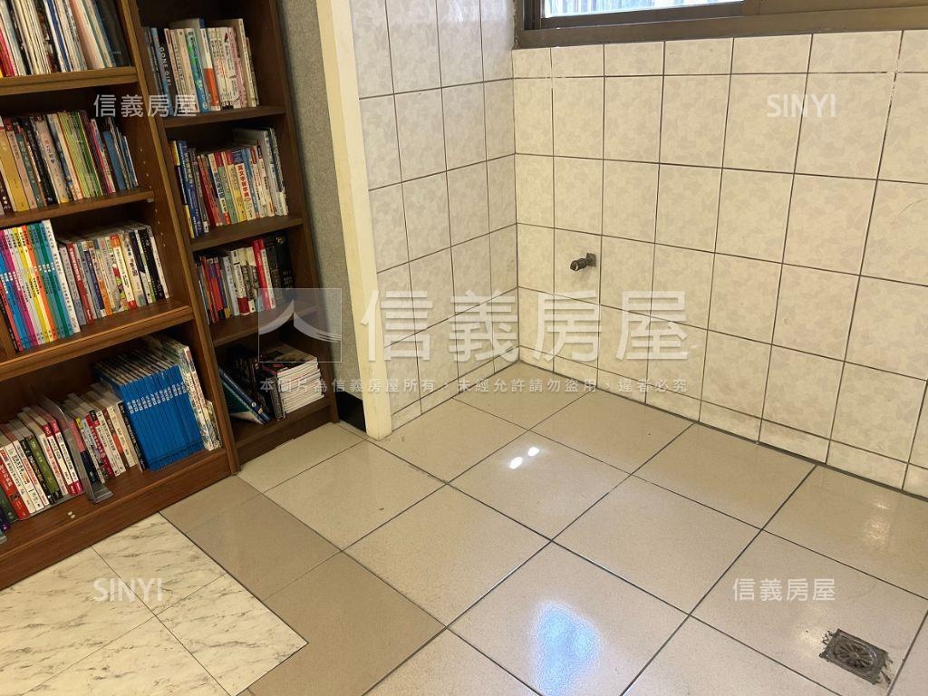國光路電梯２樓整層住家房屋室內格局與周邊環境