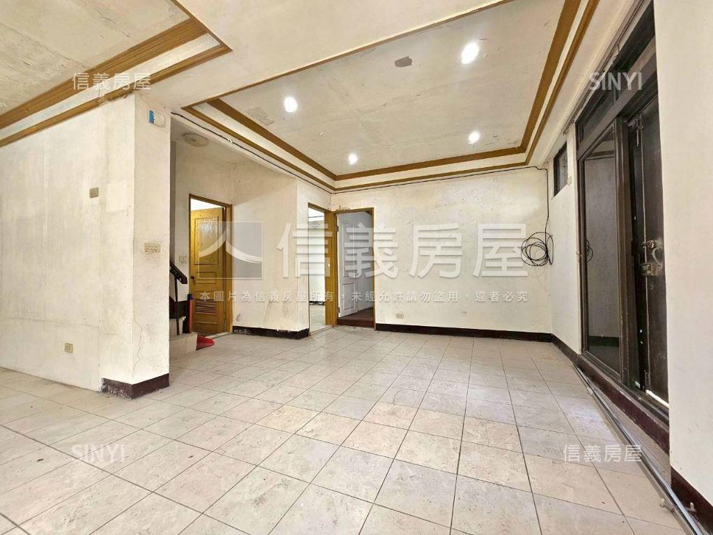 稀有！小城獨棟透天宅房屋室內格局與周邊環境