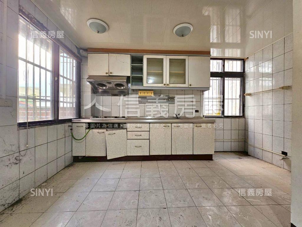 稀有！小城獨棟透天宅房屋室內格局與周邊環境