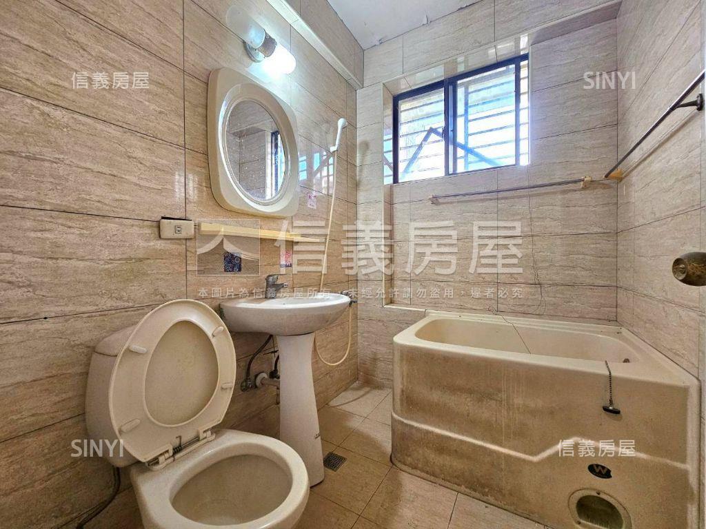 稀有！小城獨棟透天宅房屋室內格局與周邊環境