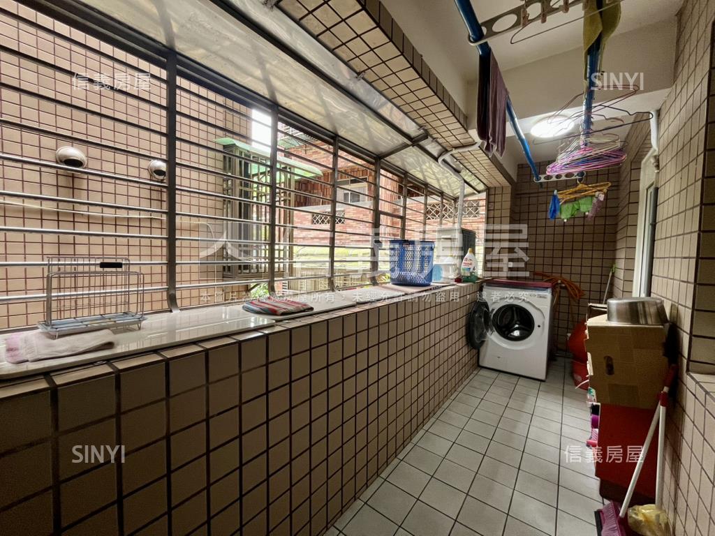 【專任】三房方正精美裝潢房屋室內格局與周邊環境