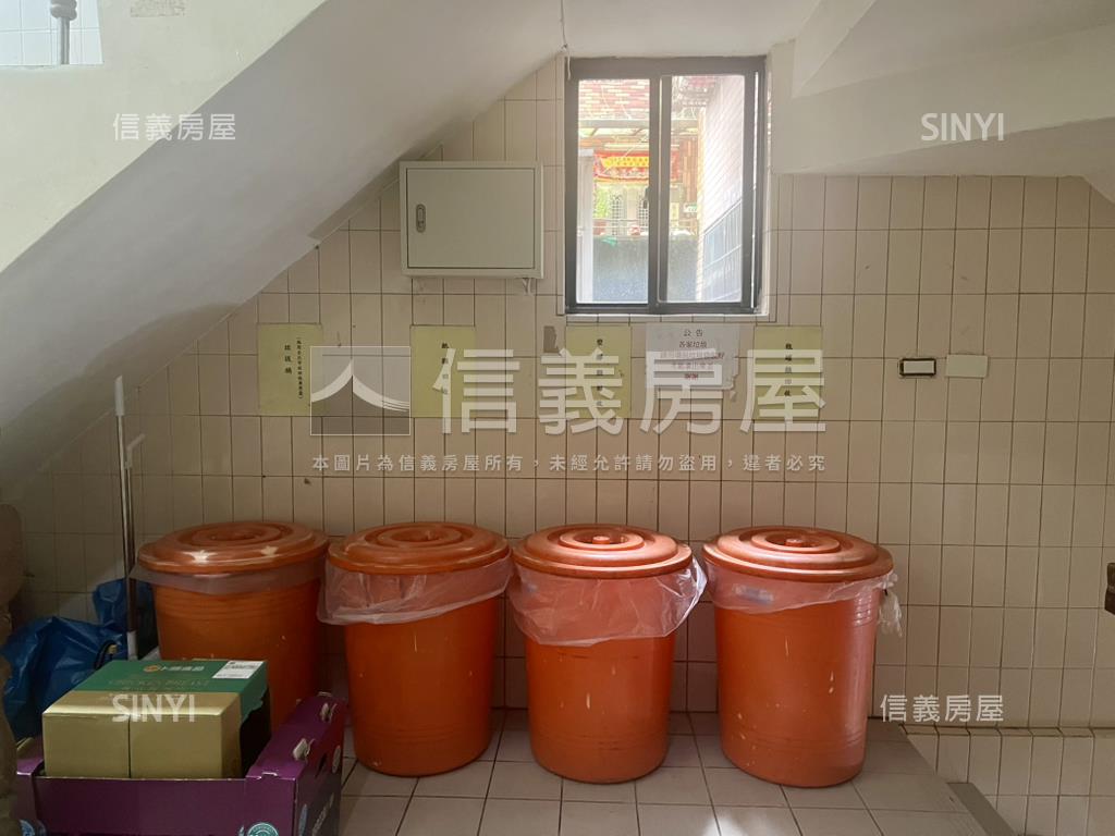 【專任】三房方正精美裝潢房屋室內格局與周邊環境