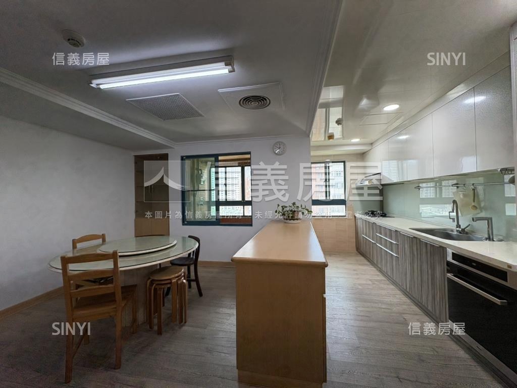 藝文氣派邊間四房平面車位房屋室內格局與周邊環境