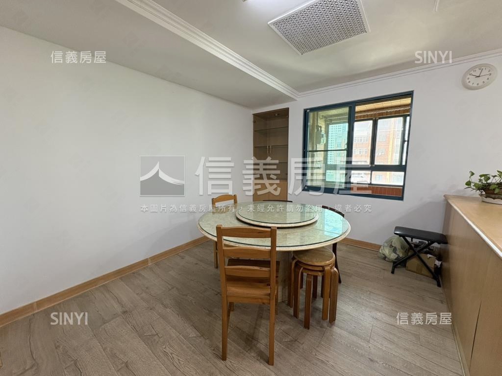 藝文氣派邊間四房平面車位房屋室內格局與周邊環境