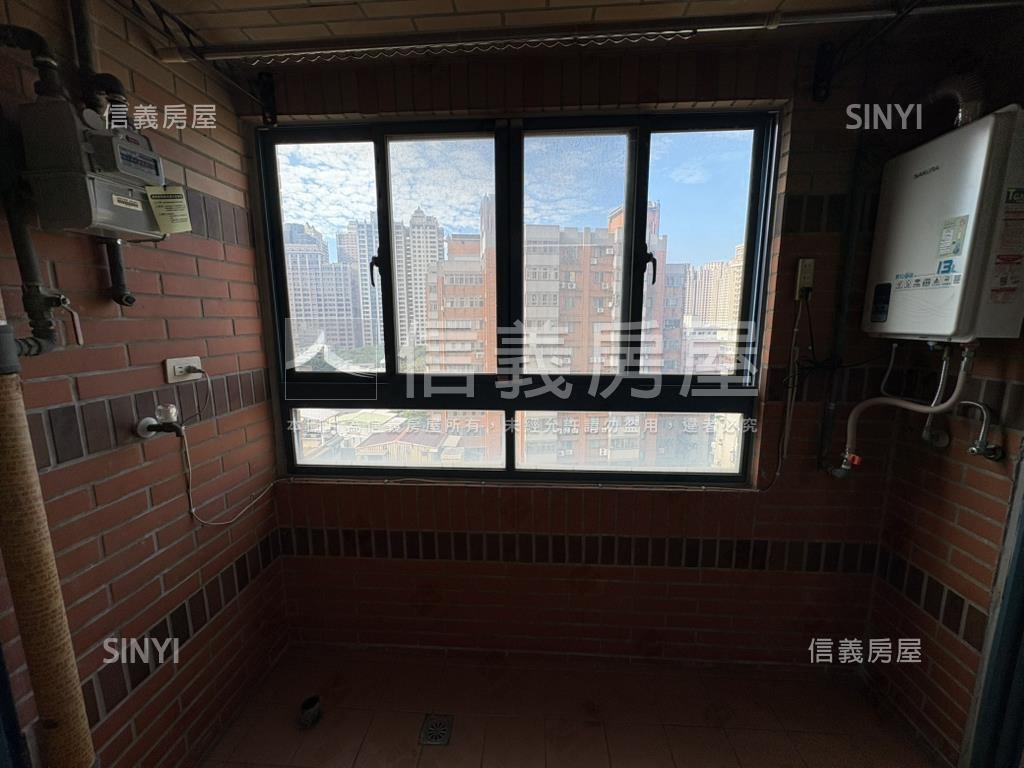 藝文氣派邊間四房平面車位房屋室內格局與周邊環境