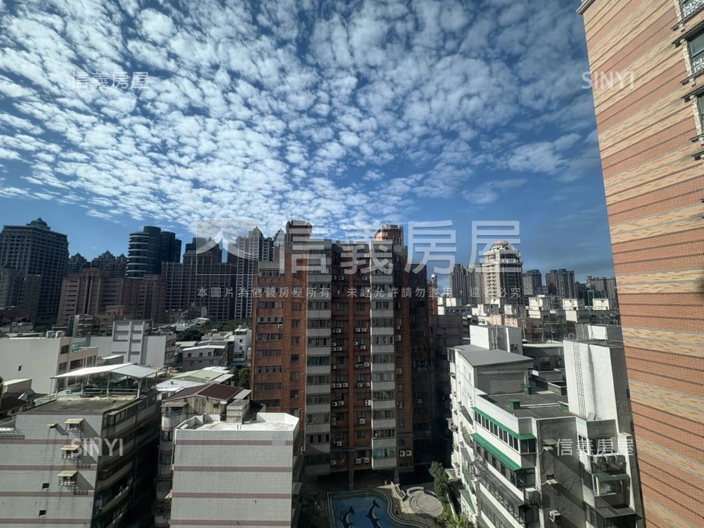 藝文氣派邊間四房平面車位房屋室內格局與周邊環境