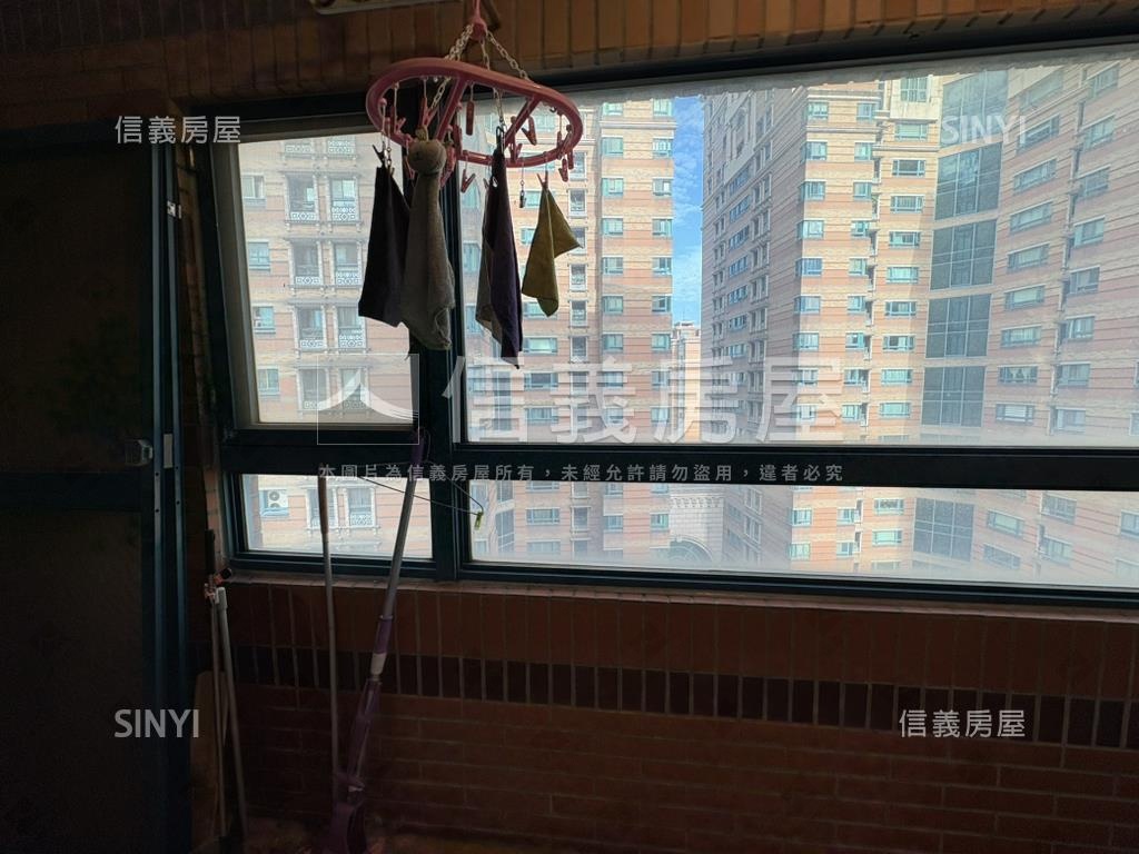 藝文氣派邊間四房平面車位房屋室內格局與周邊環境