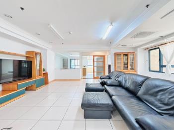 藝文氣派邊間四房平面車位