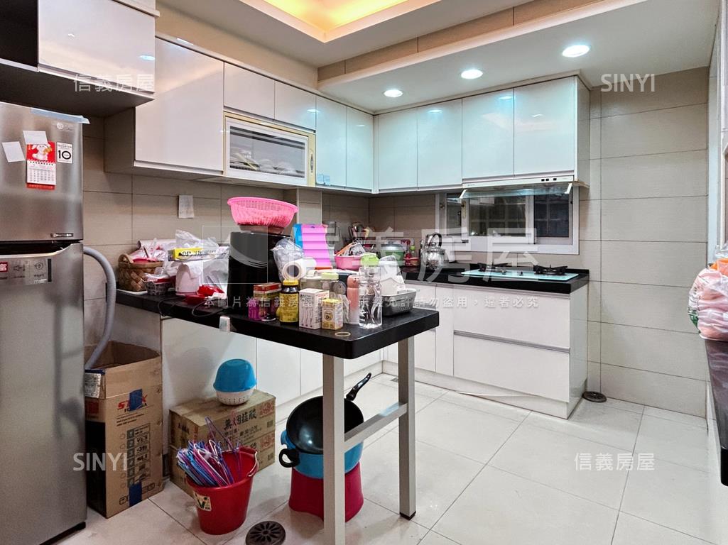 石牌捷運方正公寓一樓房屋室內格局與周邊環境