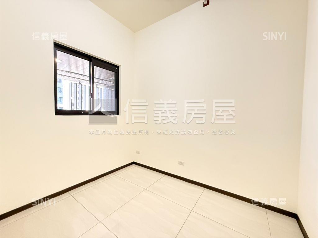 ★潤泰央北絕美３房車位房屋室內格局與周邊環境