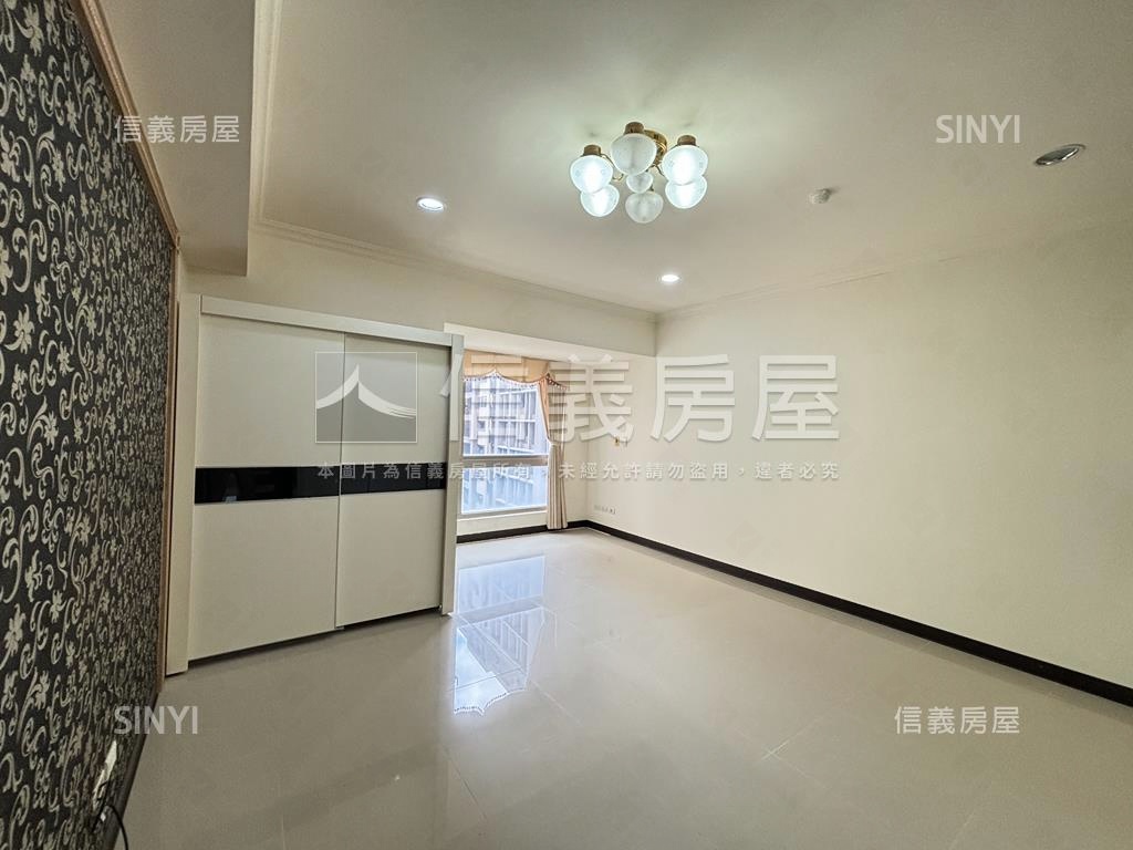 專任豪斯登堡雙主臥美宅房屋室內格局與周邊環境