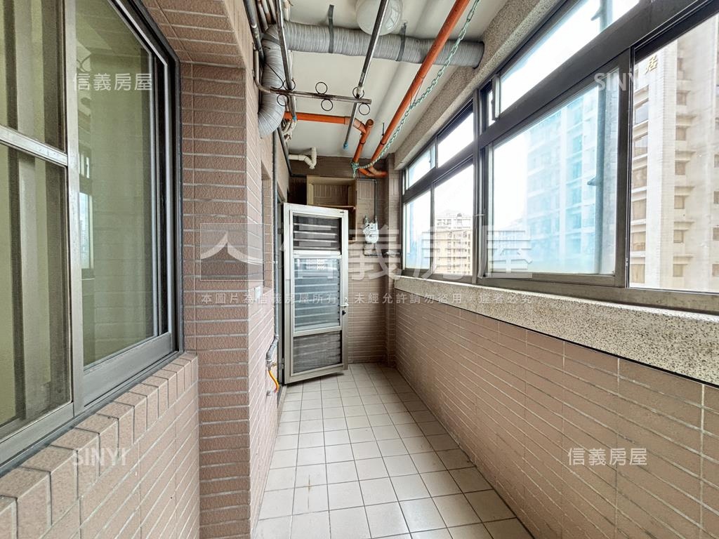 專任豪斯登堡雙主臥美宅房屋室內格局與周邊環境