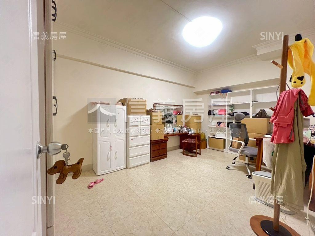 近鼎山家樂福三房浪漫滿屋房屋室內格局與周邊環境