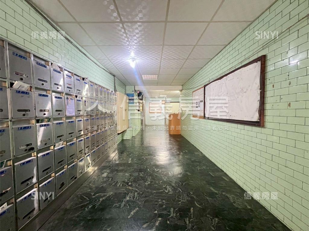 近鼎山家樂福三房浪漫滿屋房屋室內格局與周邊環境