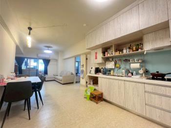 近鼎山家樂福三房浪漫滿屋