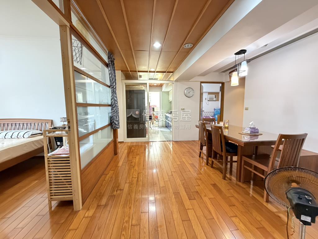 仰德高雅裝潢河岸景觀大戶房屋室內格局與周邊環境