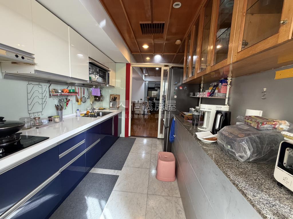 仰德高雅裝潢河岸景觀大戶房屋室內格局與周邊環境