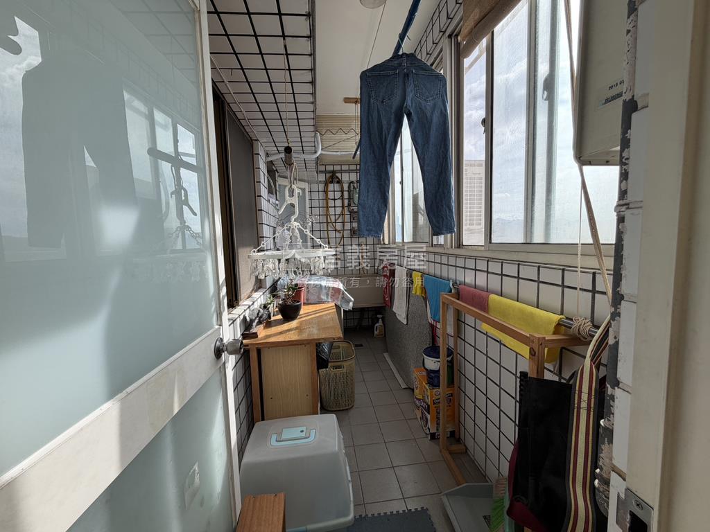 仰德高雅裝潢河岸景觀大戶房屋室內格局與周邊環境