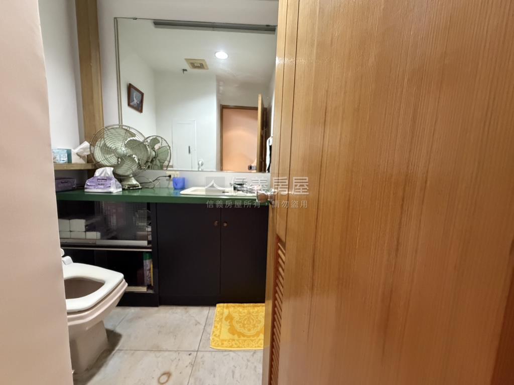仰德高雅裝潢河岸景觀大戶房屋室內格局與周邊環境
