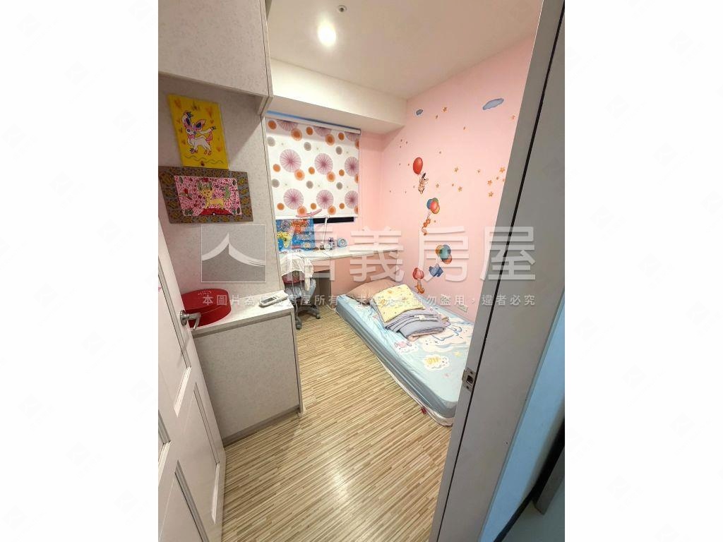 雲起山城開臨大境參房車位房屋室內格局與周邊環境