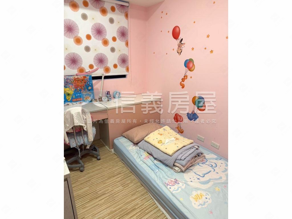 雲起山城開臨大境參房車位房屋室內格局與周邊環境