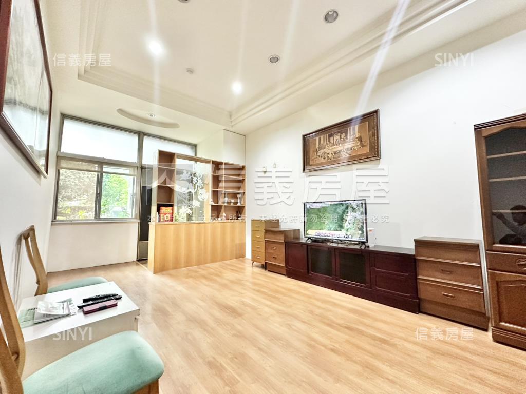 【奧林匹克】一樓附車位房屋室內格局與周邊環境