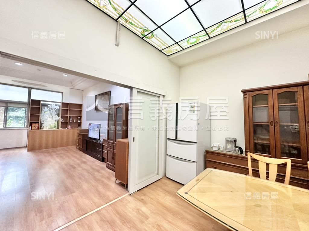 【奧林匹克】一樓附車位房屋室內格局與周邊環境