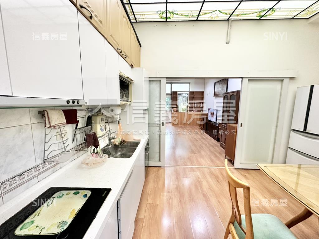 【奧林匹克】一樓附車位房屋室內格局與周邊環境