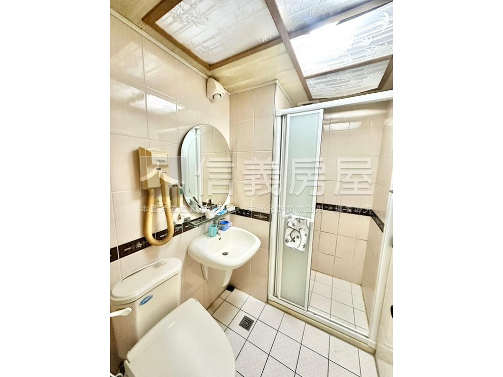 【奧林匹克】一樓附車位房屋室內格局與周邊環境