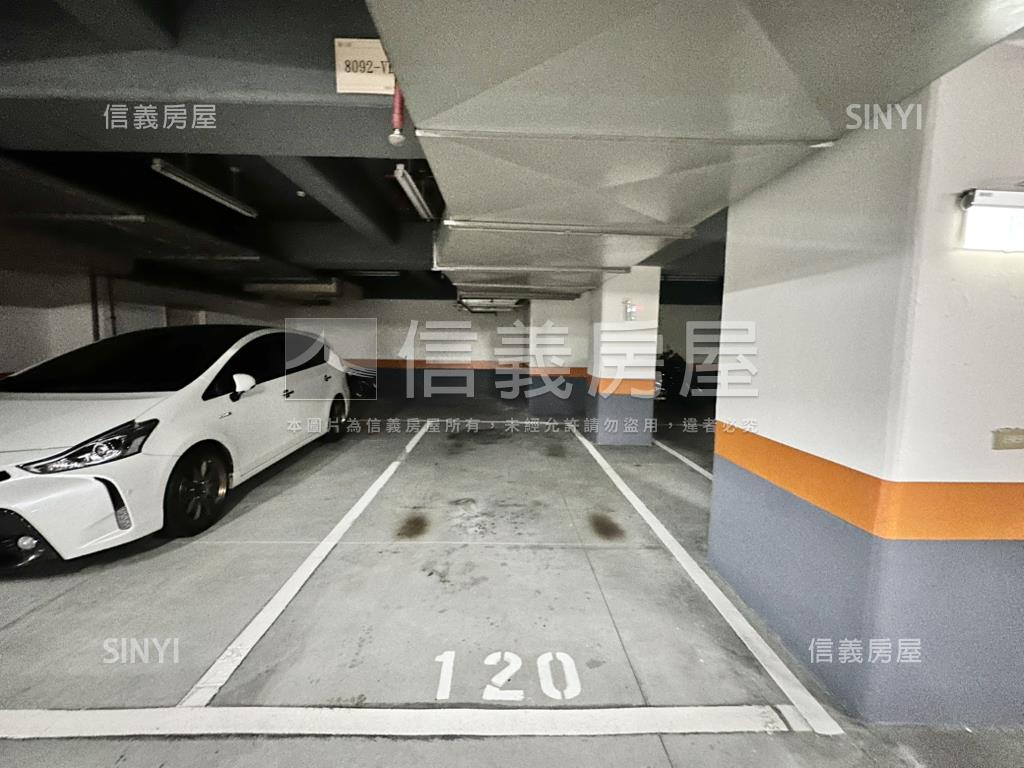 【奧林匹克】一樓附車位房屋室內格局與周邊環境