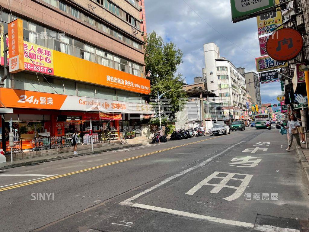 日系摩登翠峰景觀２房車位房屋室內格局與周邊環境