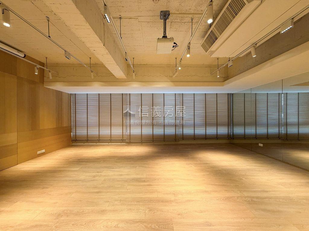 黎明春秋精裝店面房屋室內格局與周邊環境