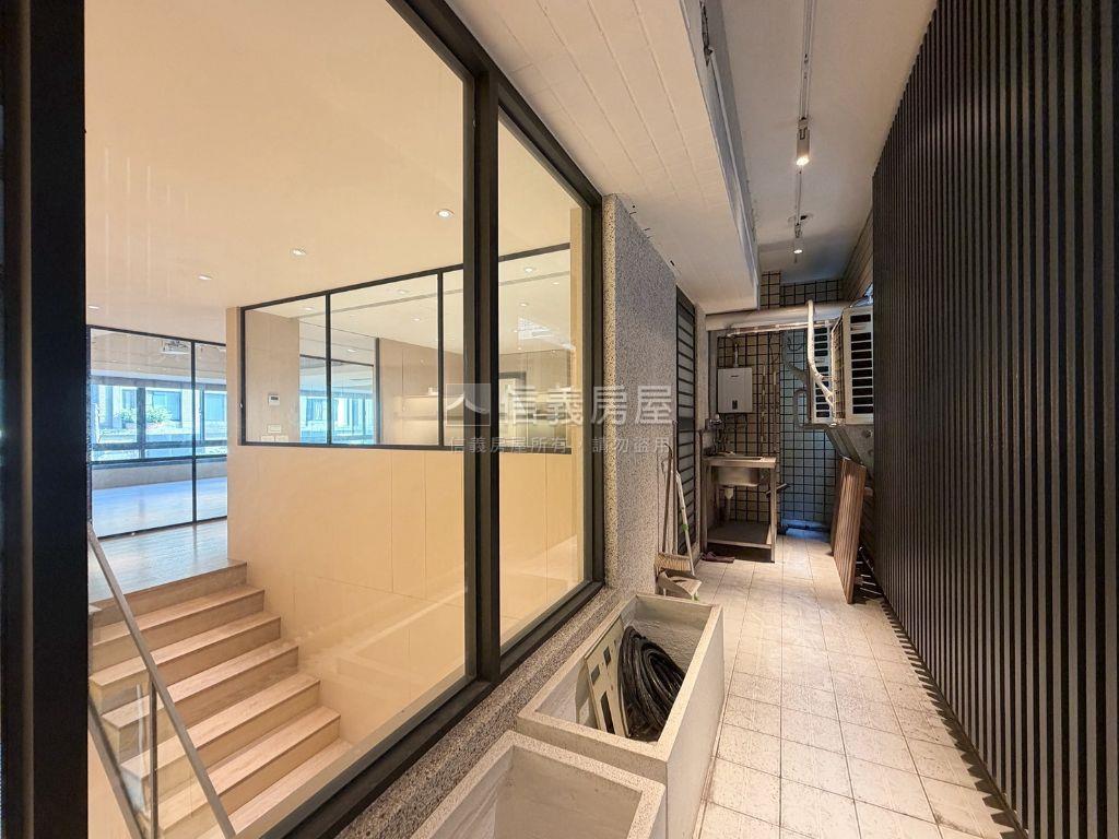 黎明春秋精裝店面房屋室內格局與周邊環境
