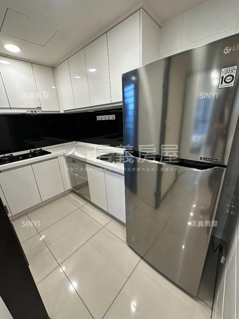 中路˙權視界邊間兩房車位房屋室內格局與周邊環境