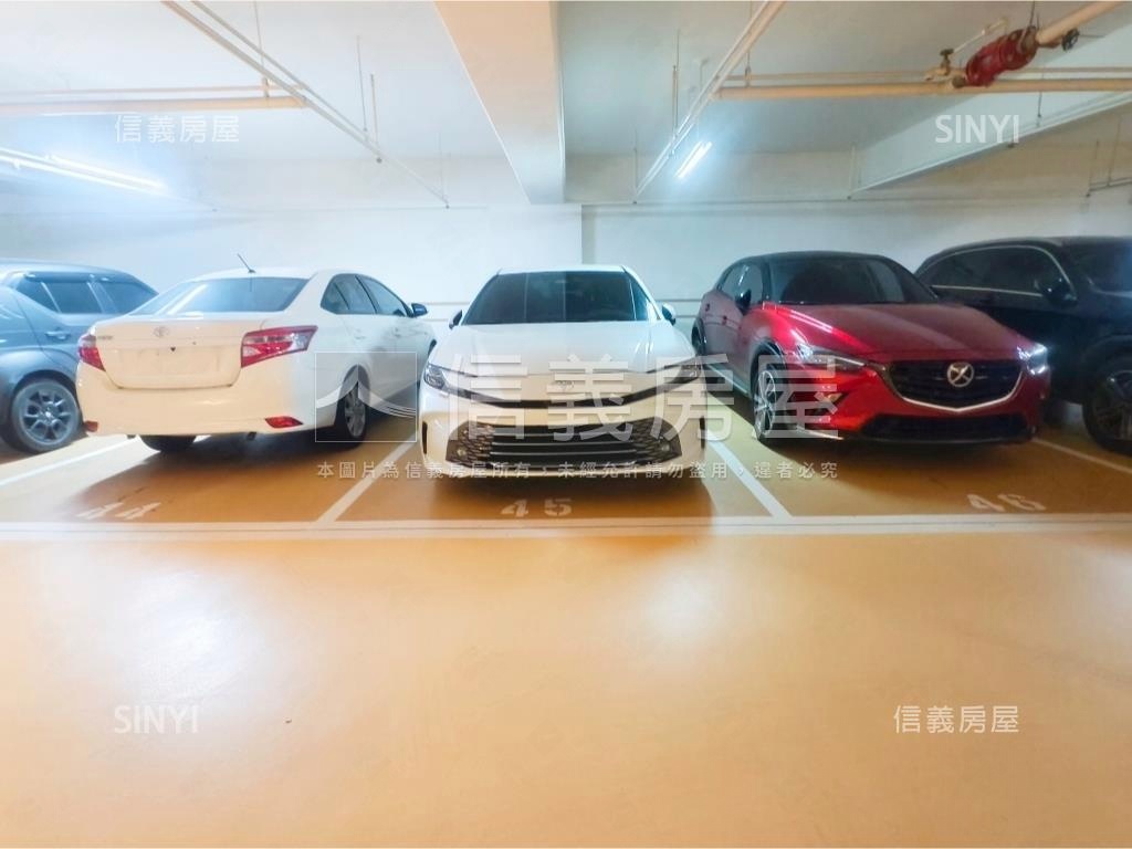 中路˙權視界邊間兩房車位房屋室內格局與周邊環境