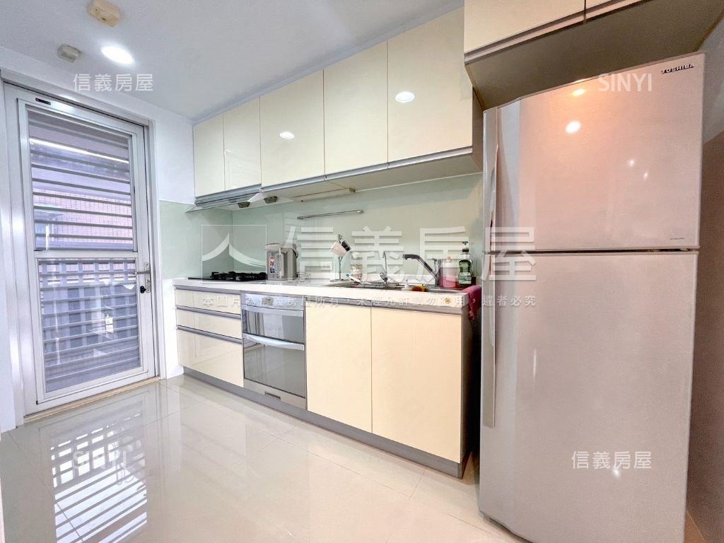 五期★ＬＡＶＩＥ四房平車房屋室內格局與周邊環境