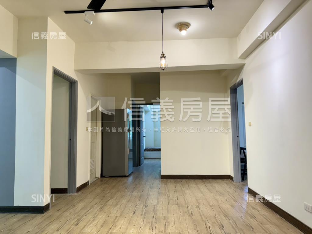 碧潭綠景電梯三房車位房屋室內格局與周邊環境