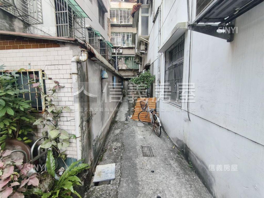 光正街三面採光裝潢好房屋室內格局與周邊環境